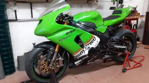 Kawasaki Ninja 636 ZX-6R (2005 - 06)  (4)
