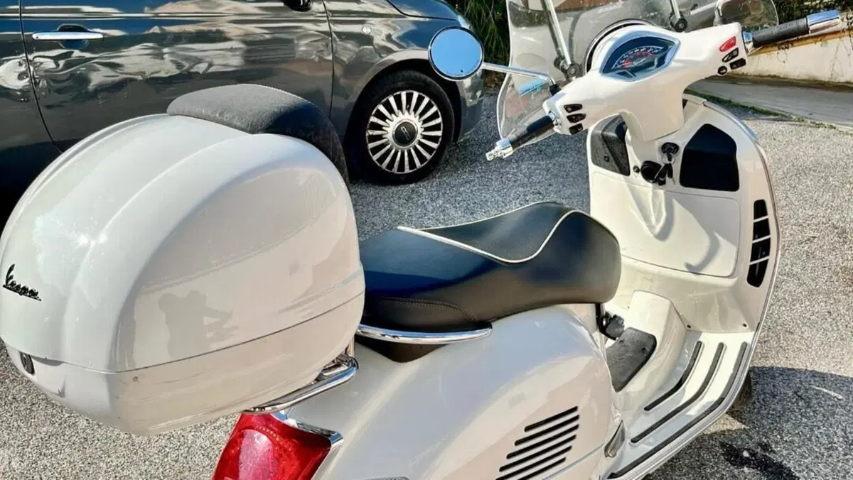 Vespa GTS 300 Super (2017 - 18)  (6)