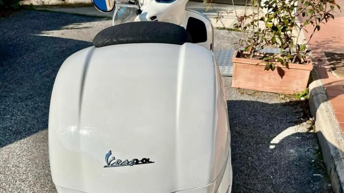 Vespa GTS 300 Super (2017 - 18)  (7)