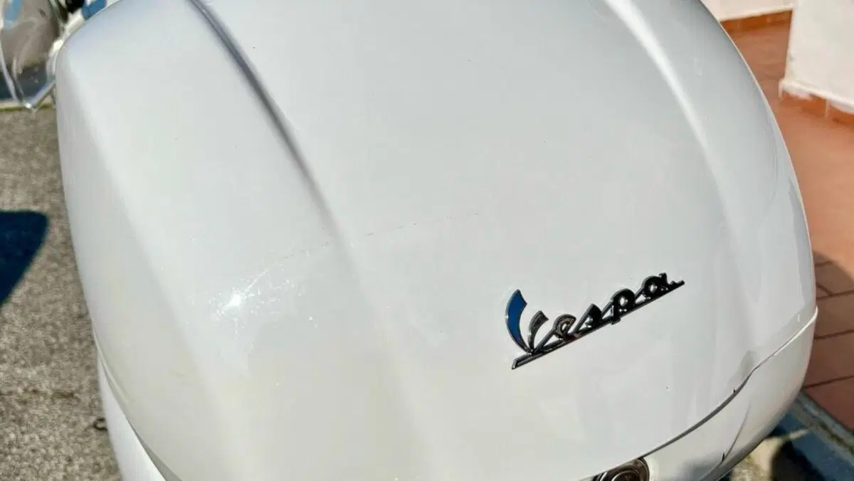 Vespa GTS 300 Super (2017 - 18)  (9)
