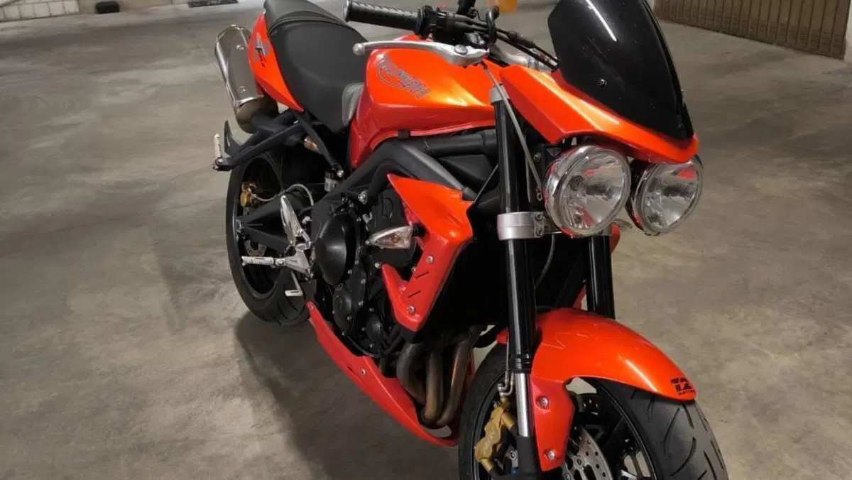 Triumph Street Triple R (2009 - 12) 
