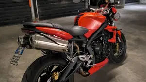 Triumph Street Triple R (2009 - 12)  (2)