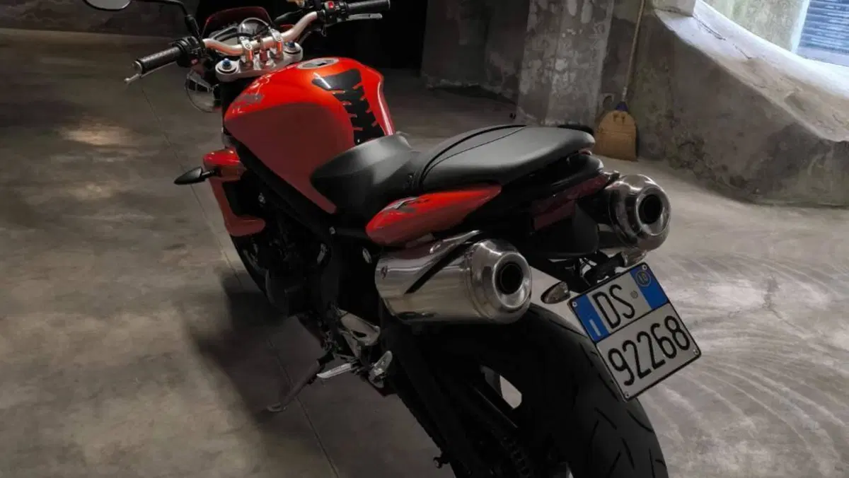 Triumph Street Triple R (2009 - 12)  (3)
