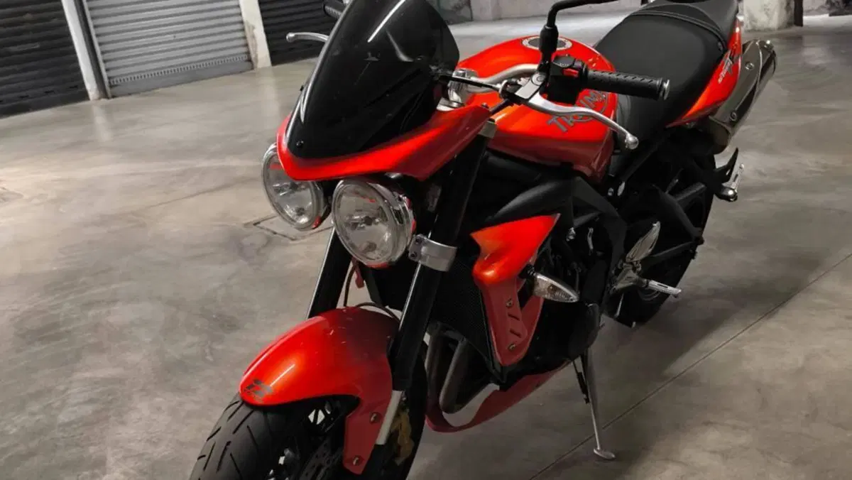 Triumph Street Triple R (2009 - 12)  (4)