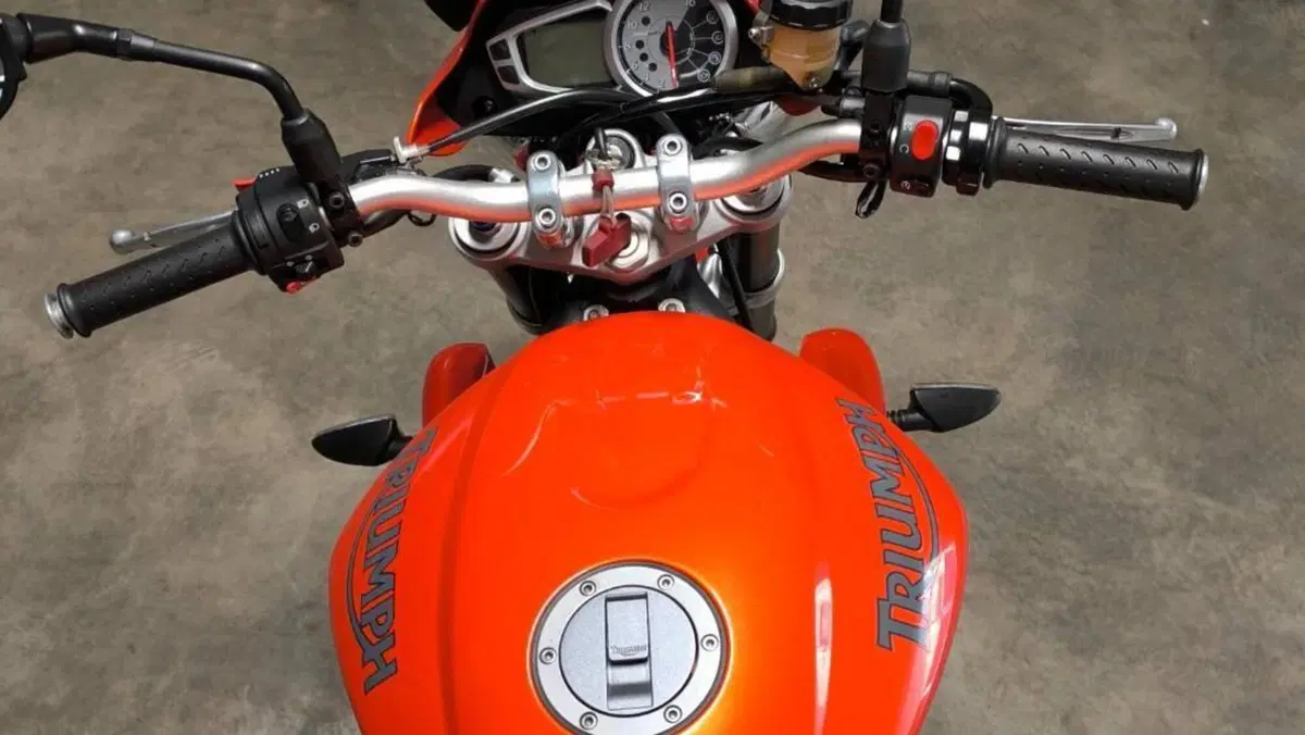 Triumph Street Triple R (2009 - 12)  (6)