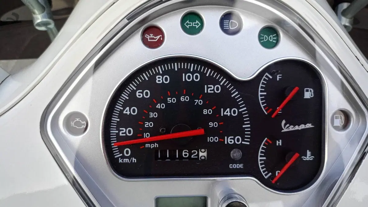 Vespa GTS 300 Super (2008 - 16)  (4)