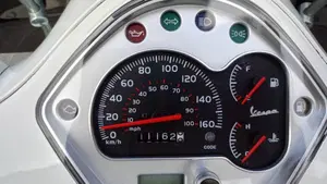 Vespa GTS 300 Super (2008 - 16)  (4)