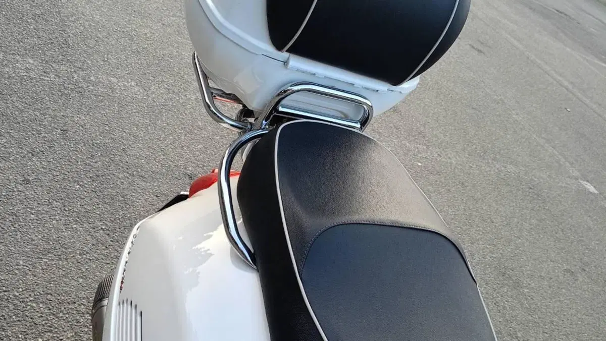 Vespa GTS 300 Super (2008 - 16)  (6)