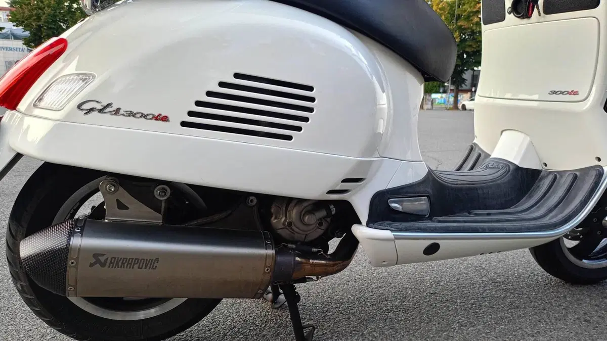 Vespa GTS 300 Super (2008 - 16)  (7)