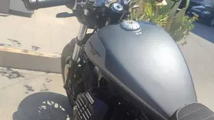 Moto Guzzi V9 Bobber (2021 - 25)  (2)