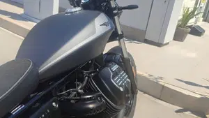 Moto Guzzi V9 Bobber (2021 - 25)  (4)