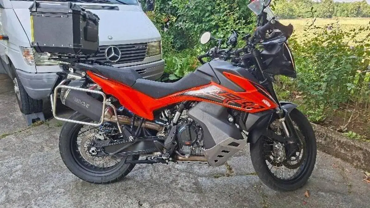 KTM 890 Adventure (2022)  (6)