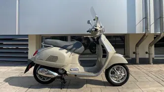 Vespa GTS 300 (2023 - 24) usata