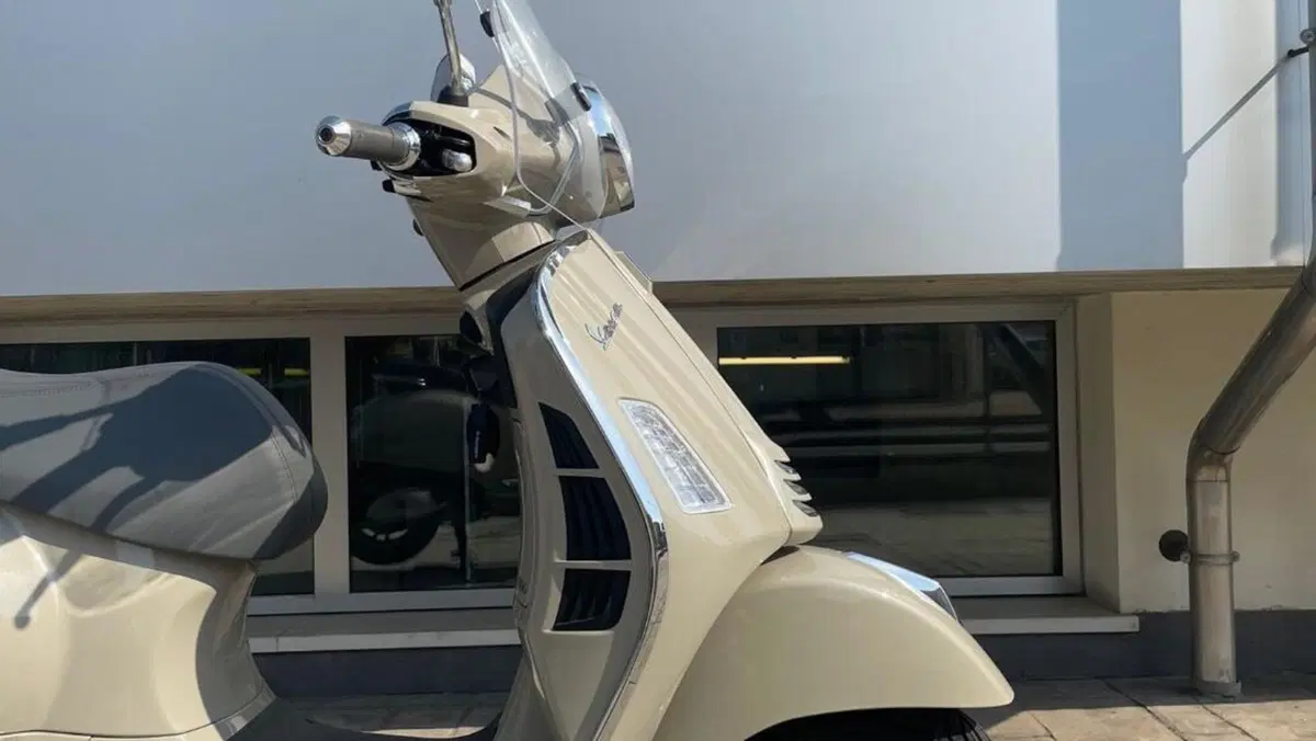 Vespa GTS 300 (2023 - 24)  (2)