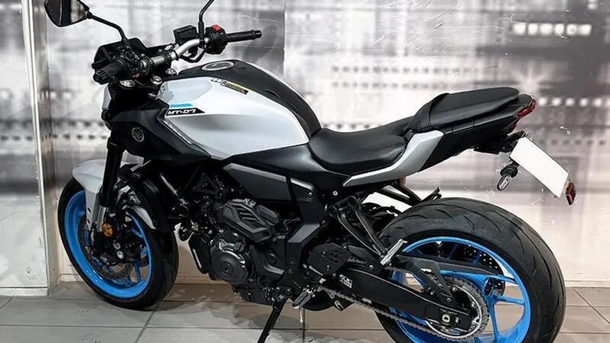 Yamaha MT-07 Y-AMT (2025 - 26)  (2)