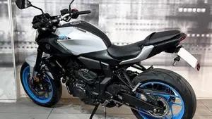 Yamaha MT-07 Y-AMT (2025 - 26)  (2)
