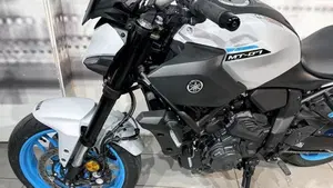 Yamaha MT-07 Y-AMT (2025 - 26)  (4)