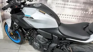 Yamaha MT-07 Y-AMT (2025 - 26)  (9)