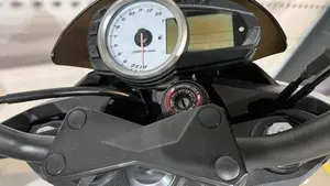 Kawasaki Z 1000 (2007 - 09)  (5)