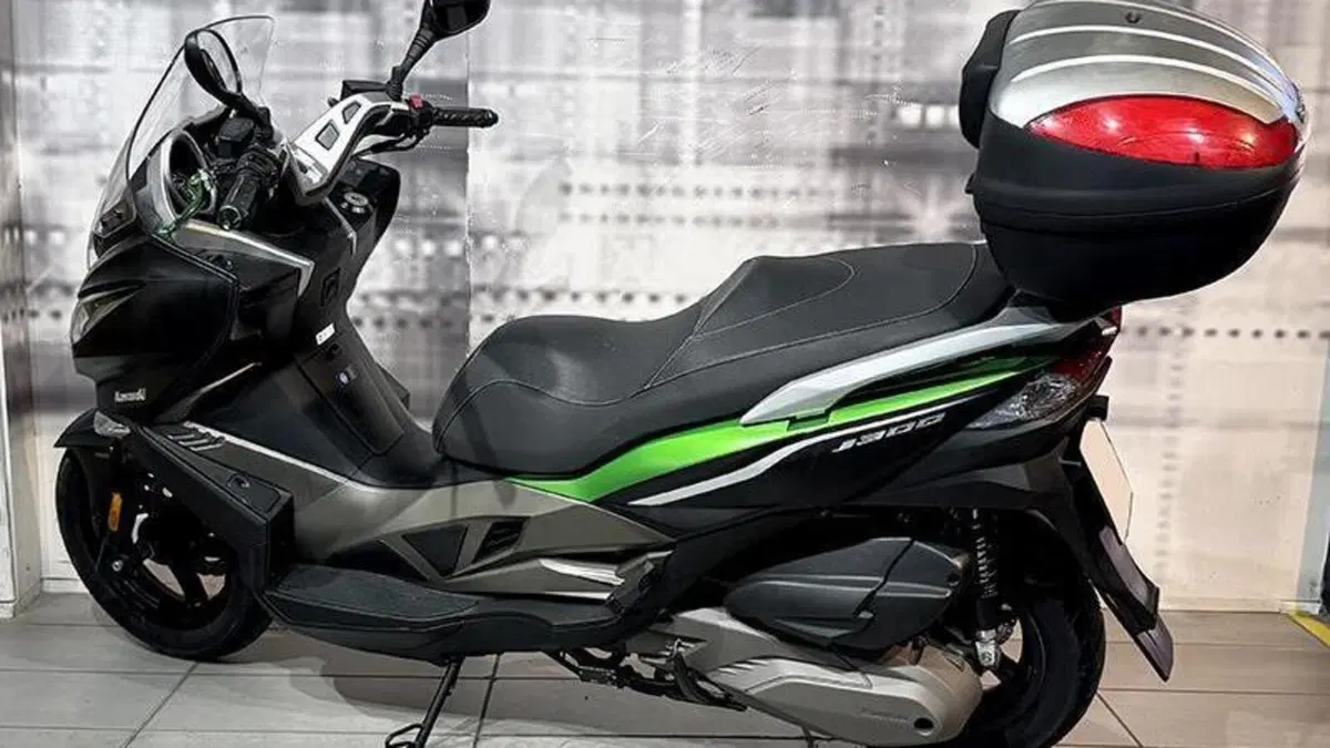 Kawasaki J 300 ABS (2014 - 16)  (2)
