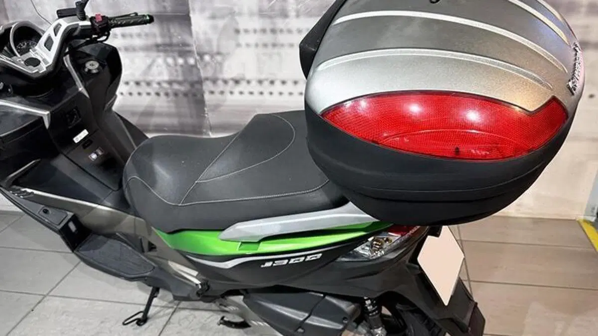 Kawasaki J 300 ABS (2014 - 16)  (3)