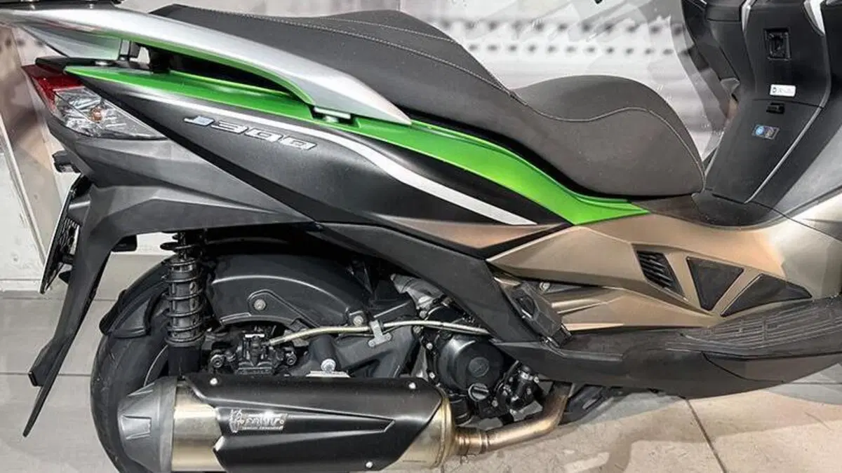 Kawasaki J 300 ABS (2014 - 16)  (6)