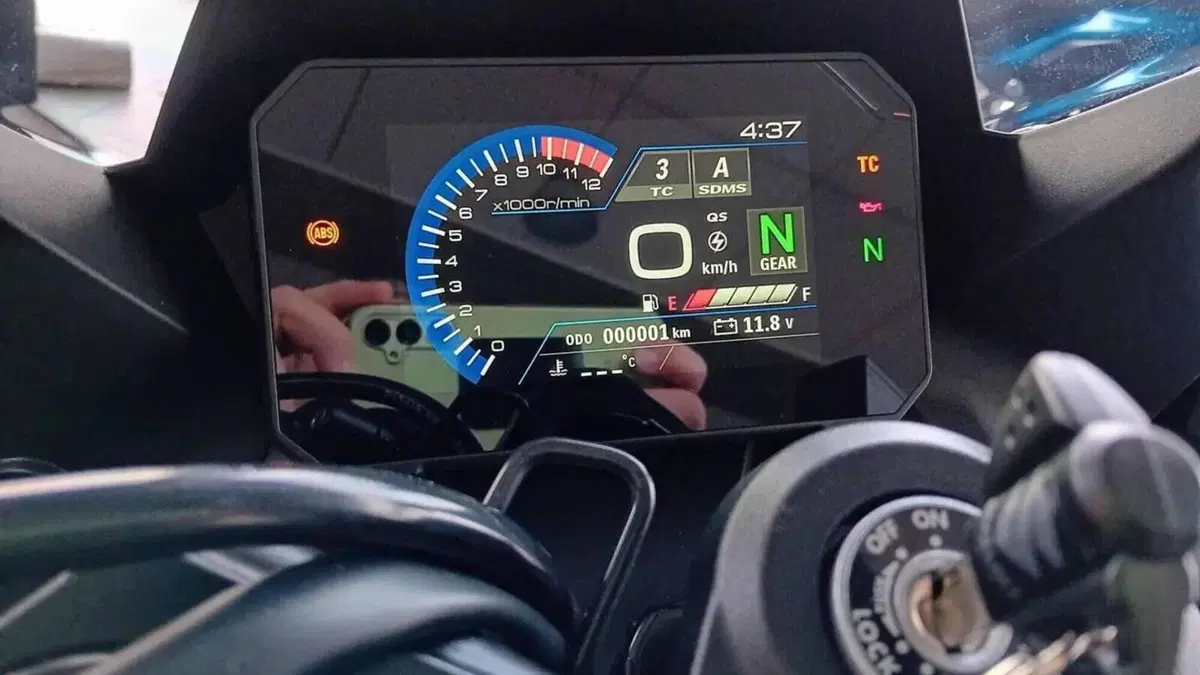 Suzuki GSX-8R (2024 - 26)  (6)