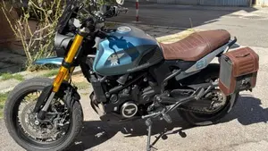 Moto Morini SEIEMMEZZO SCR (2022 - 26)  (2)