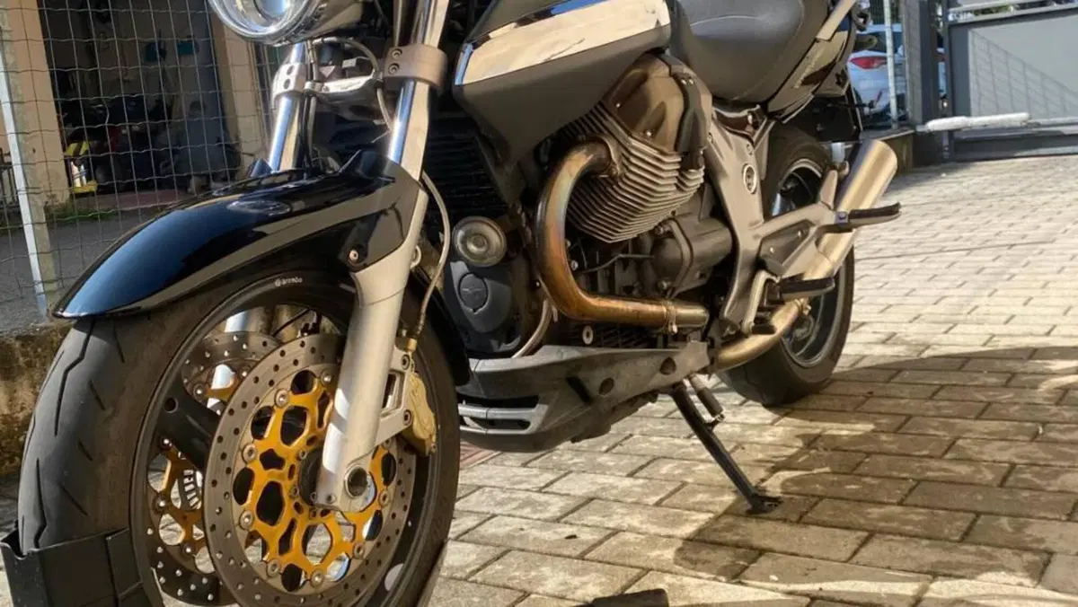 Moto Guzzi Breva V 1100 i.e.  (2)