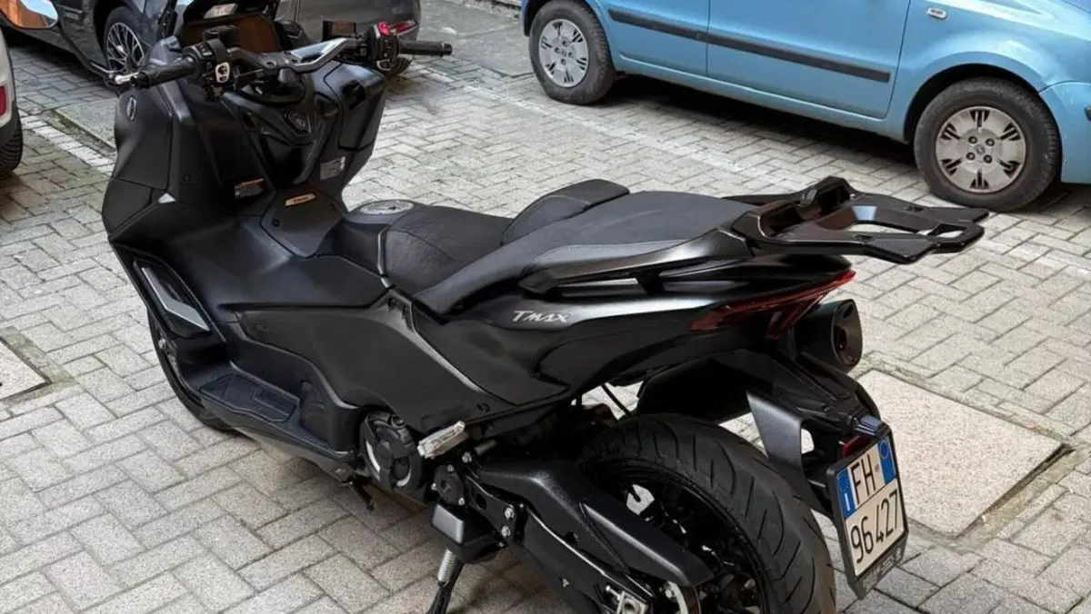 Yamaha T-Max 560 (2022 - 24)  (3)