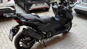 Yamaha T-Max 560 (2022 - 24)  (4)