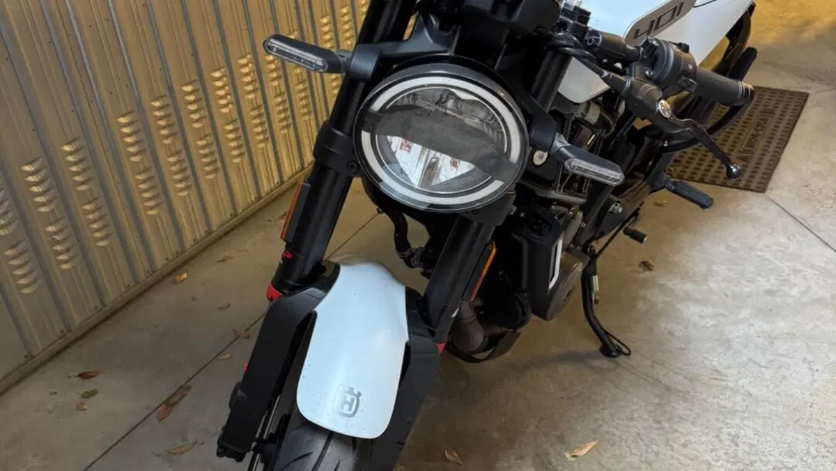 Husqvarna Vitpilen 401 (2021 - 23)  (2)