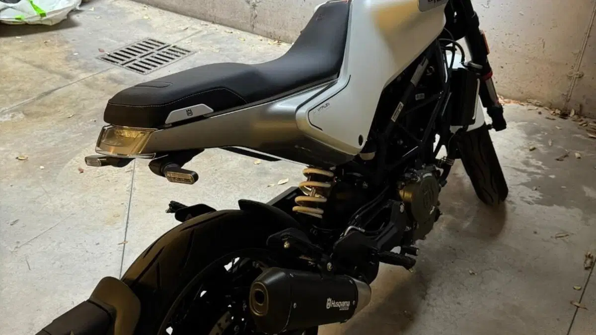 Husqvarna Vitpilen 401 (2021 - 23)  (3)