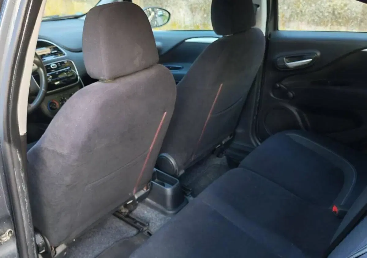 Fiat Punto 1.3 MJT II 75 CV 5 porte Lounge (5)