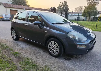Fiat Punto 1.3 MJT II 75 CV 5 porte Lounge (3)