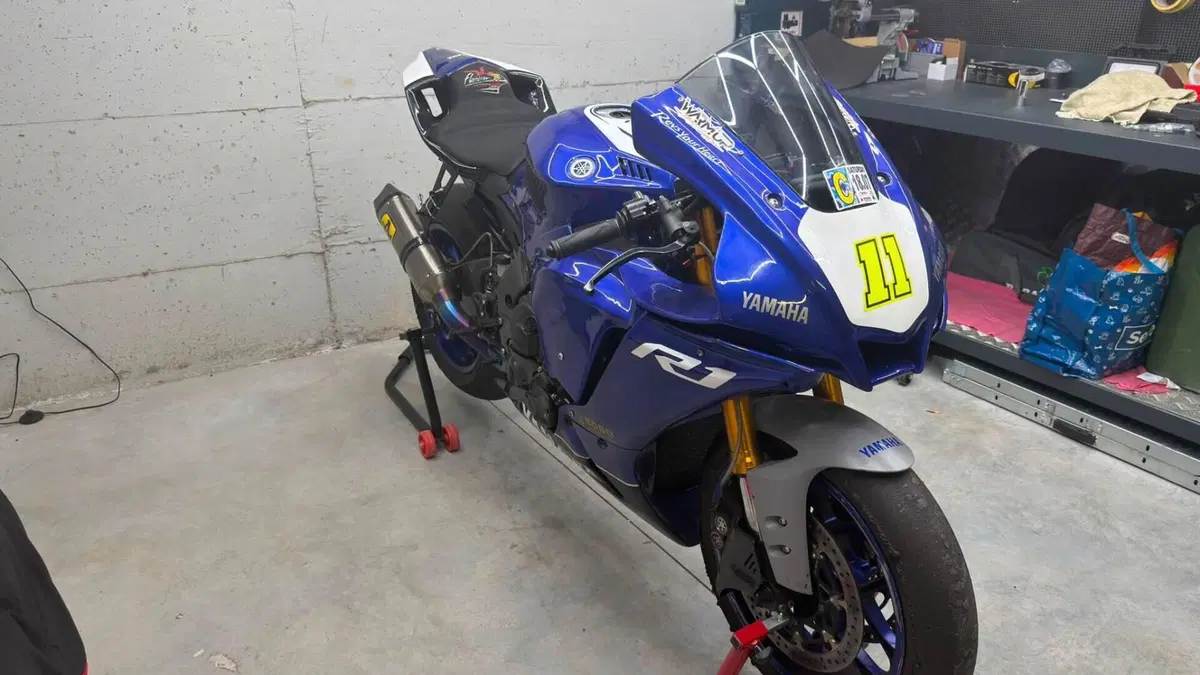 Yamaha YZF R1 (2020 - 25) 