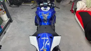 Yamaha YZF R1 (2020 - 25)  (2)