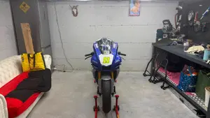 Yamaha YZF R1 (2020 - 25)  (6)
