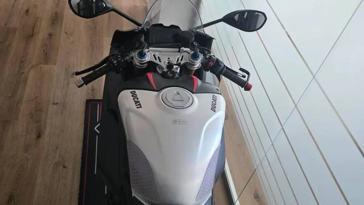 Ducati Panigale V4 1100 SP2 (2022 - 23)  (2)