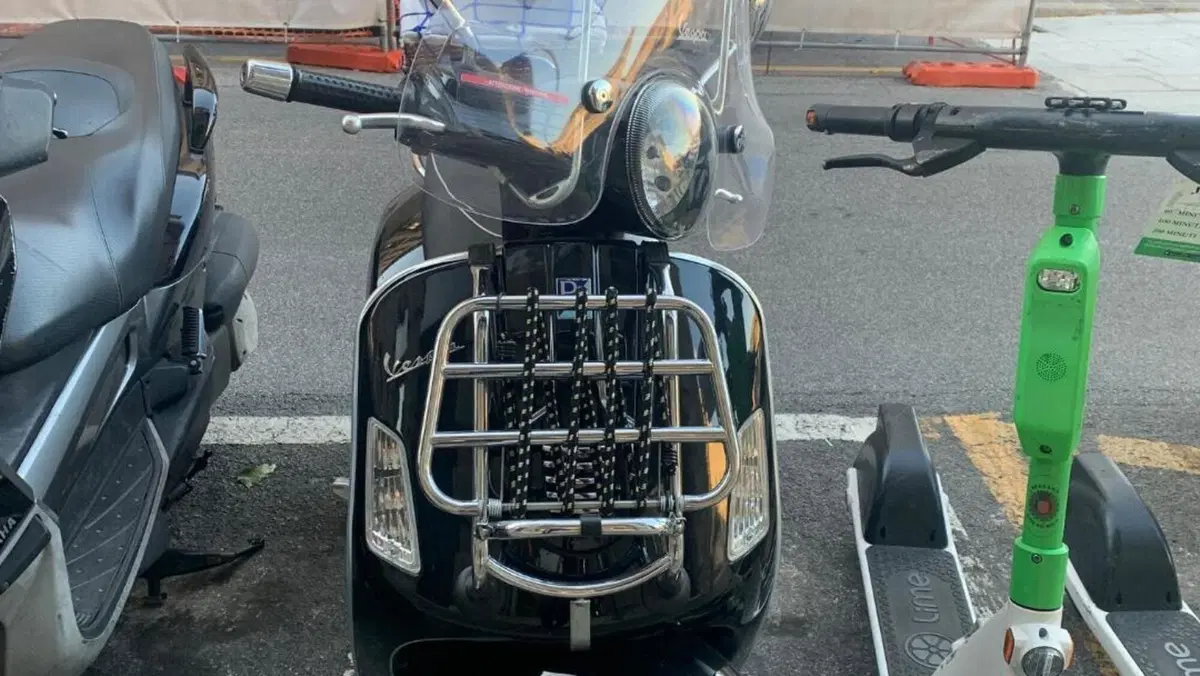 Vespa GTS 300 (2010 - 14)  (2)