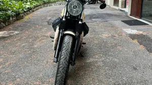 Moto Guzzi V7 II Special (2015 - 17)  (3)
