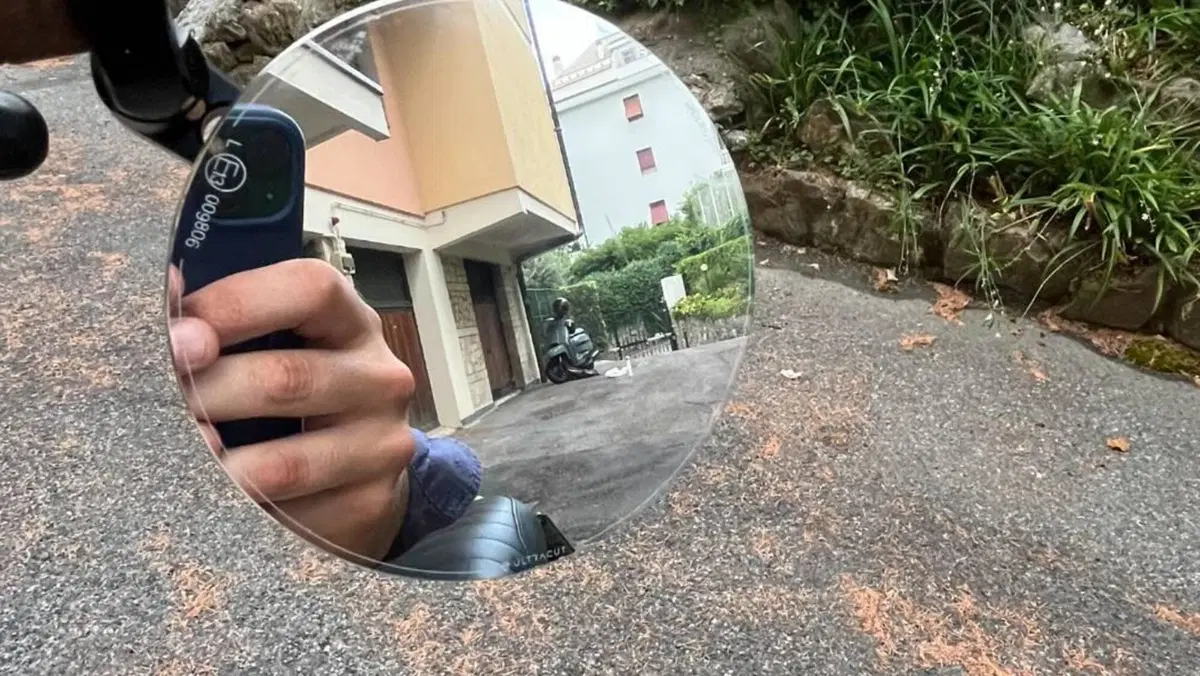 Moto Guzzi V7 II Special (2015 - 17)  (9)