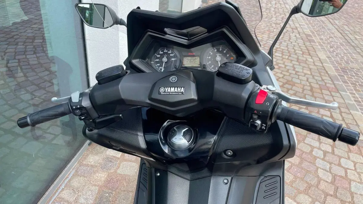Yamaha T-Max 530 ABS (2015 - 17)  (4)
