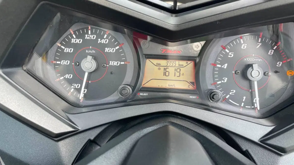 Yamaha T-Max 530 ABS (2015 - 17)  (7)