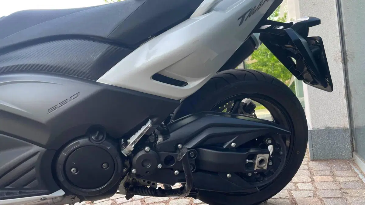 Yamaha T-Max 530 ABS (2015 - 17)  (10)