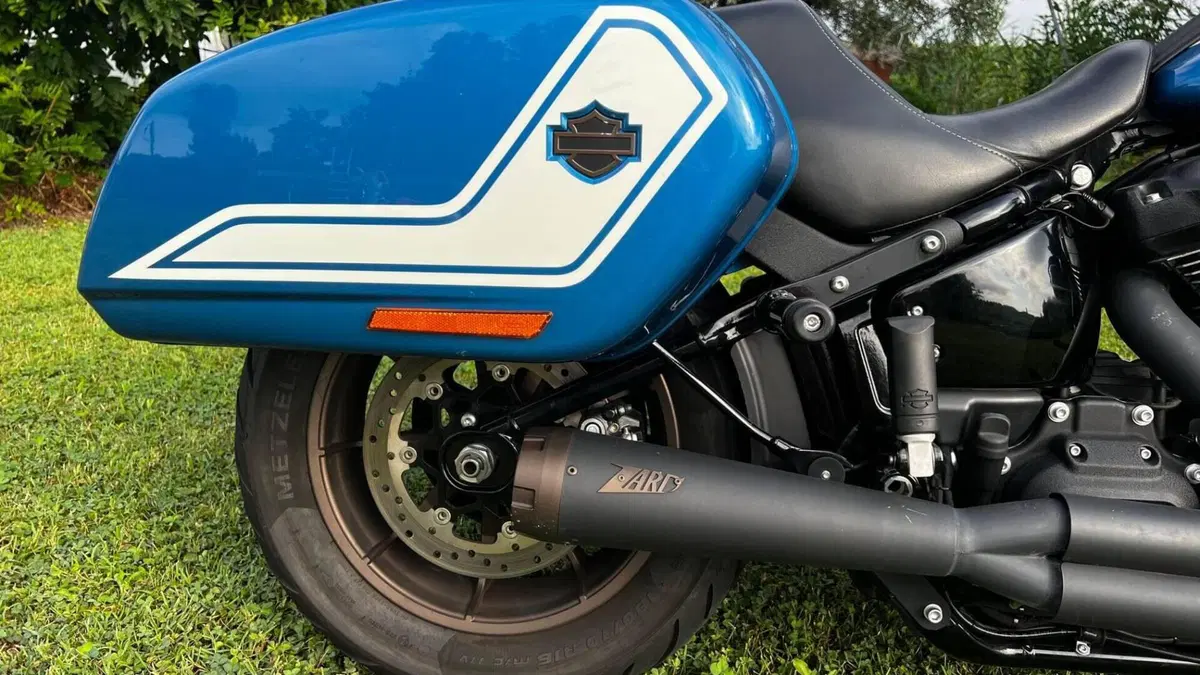 Harley-Davidson Low Rider ST Fast Johnnie Enthusiast (2023)  (4)