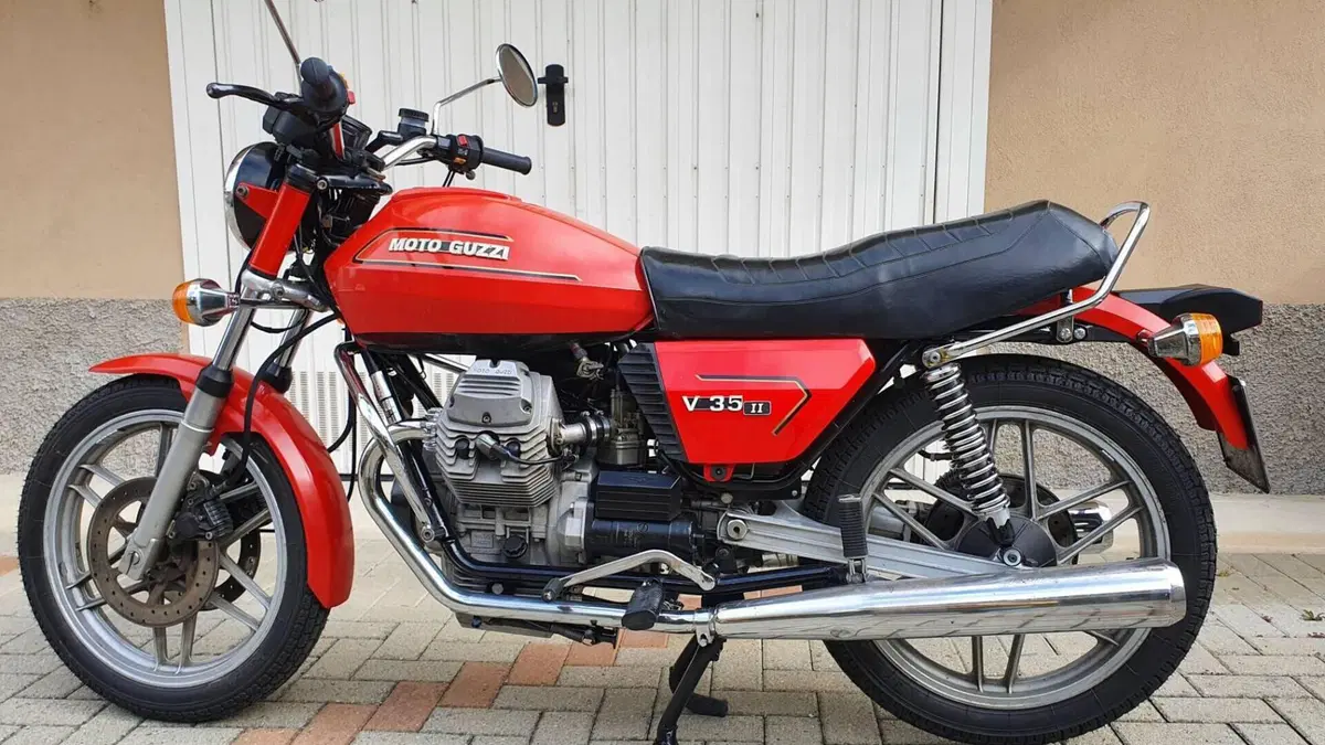 Moto Guzzi   (2)