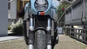Honda CBR 900 RR Fireblade (2000 - 01)  (5)