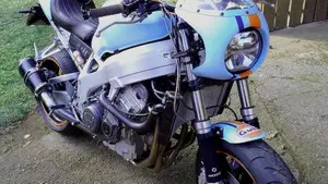 Honda CBR 900 RR Fireblade (2000 - 01)  (8)