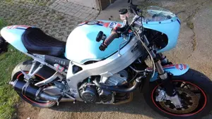 Honda CBR 900 RR Fireblade (2000 - 01)  (12)